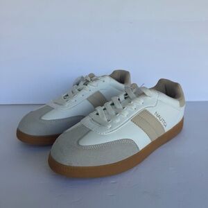 New Nautica Sneakers Women's size 9 Style ENE KW2767
